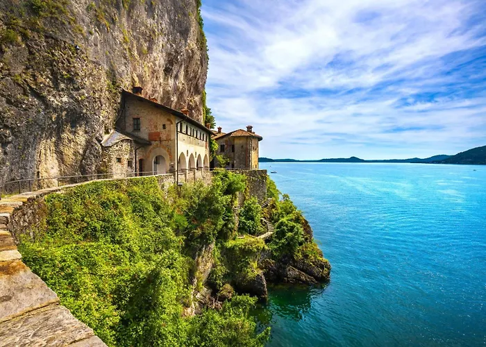 Al Vecchio Castello - Happy * Leggiuno