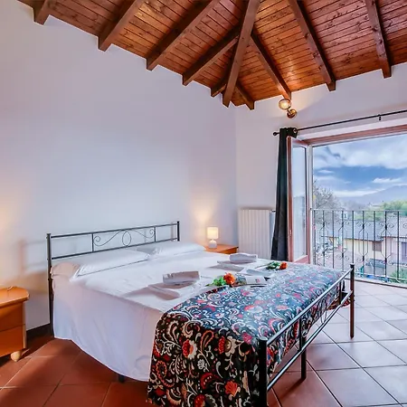 Casa Al Castello In Leggiuno With Garden - Happy Rentals *