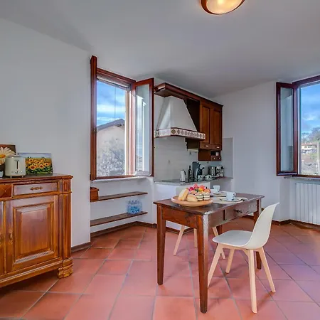 Casa Al Castello In Leggiuno With Garden - Happy Rentals بيت للعطل *