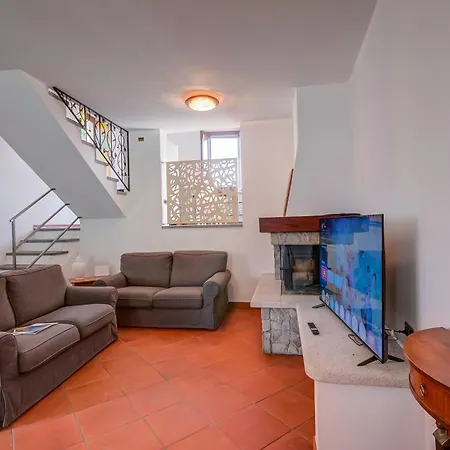 Casa Al Castello In Leggiuno With Garden - Happy Rentals بيت للعطل *