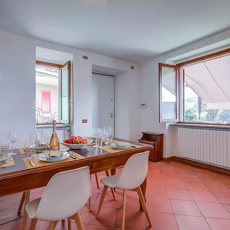Casa Al Castello In Leggiuno With Garden - Happy Rentals
