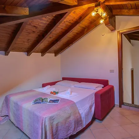 Casa Al Castello In Leggiuno With Garden - Happy Rentals بيت للعطل *
