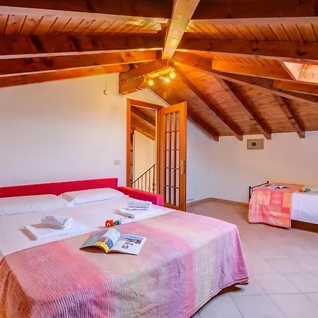Casa Al Castello In With Garden - Happy *