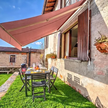 Casa Al Castello In With Garden - Happy