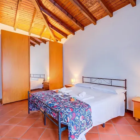 Casa Al Castello In With Garden - Happy