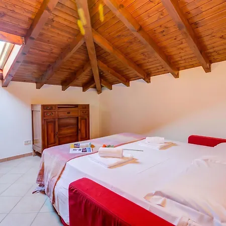 Casa Al Castello In With Garden - Happy *